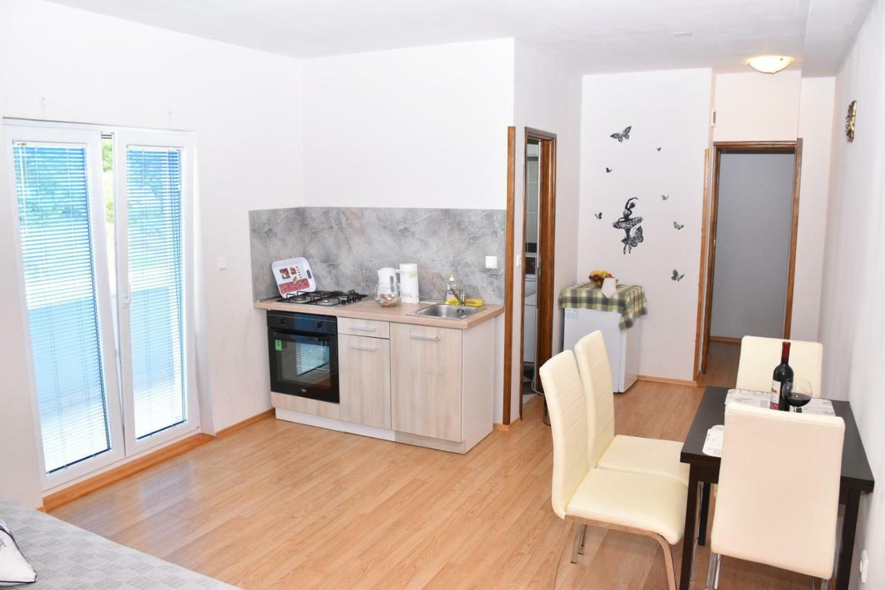 Apartmani Niko 1 Radovin Luaran gambar