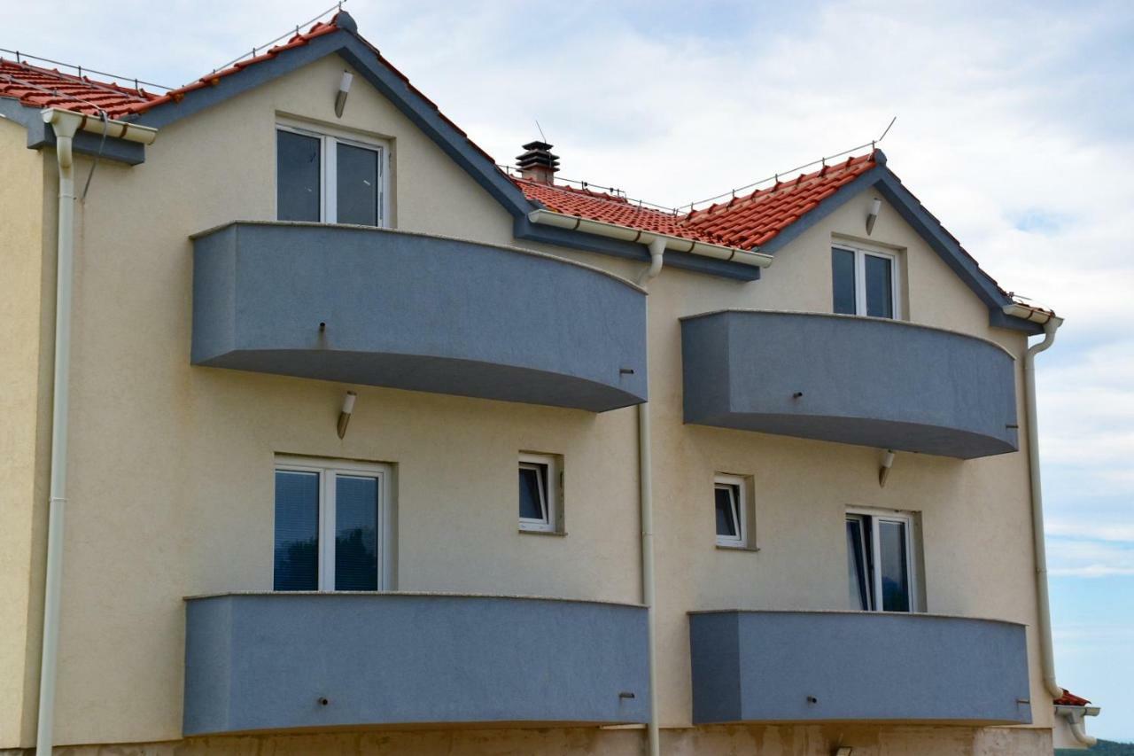 Apartmani Niko 1 Radovin Luaran gambar
