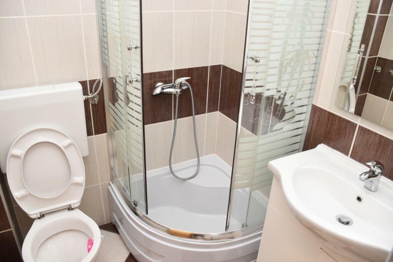 Apartmani Niko 1 Radovin Luaran gambar
